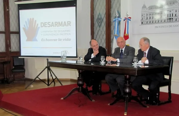 Integrantes del Concejo en el relanzamiento del Plan de Desarme
