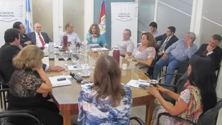 Concejales y funcionarios municipales analizaron la situación del Centro El Birri