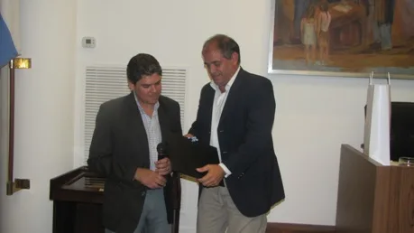 Distinguieron la labor del periodista Fernando Pais en “Agua de Nadie. La historia de cómo el Salado inundó Santa Fe”