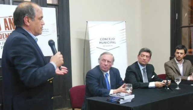 Una jornada de prestigiosas ponencias dio brillo a la Muestra de la democracia