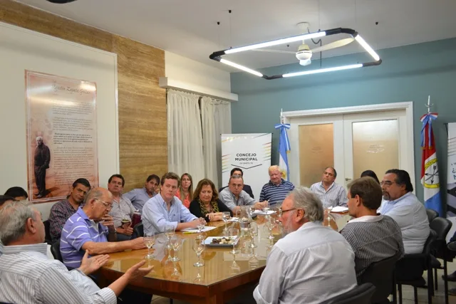 Concejales, funcionarios y comerciantes ratificaron el Paseo Aristóbulo del Valle
