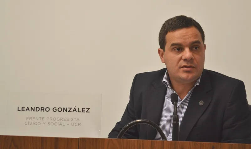 La ciudad adhirió a la Ley Provincial que exige la venta de motos con casco
