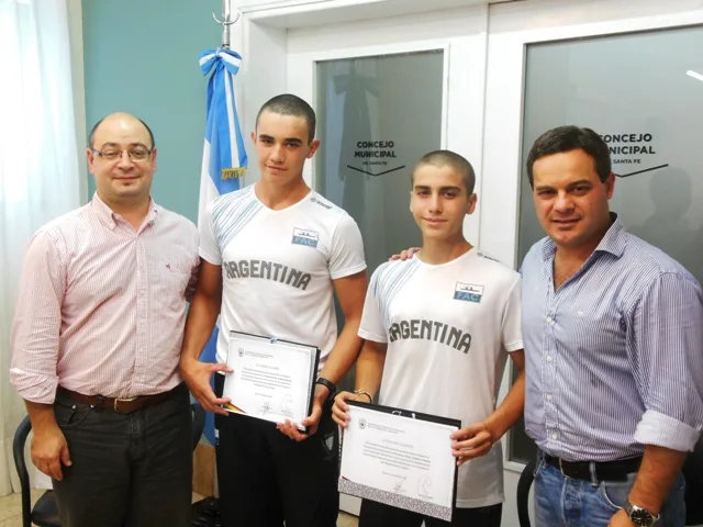 Distinguieron a dos jóvenes santafesinos subcampeones de canotaje en Ecuador