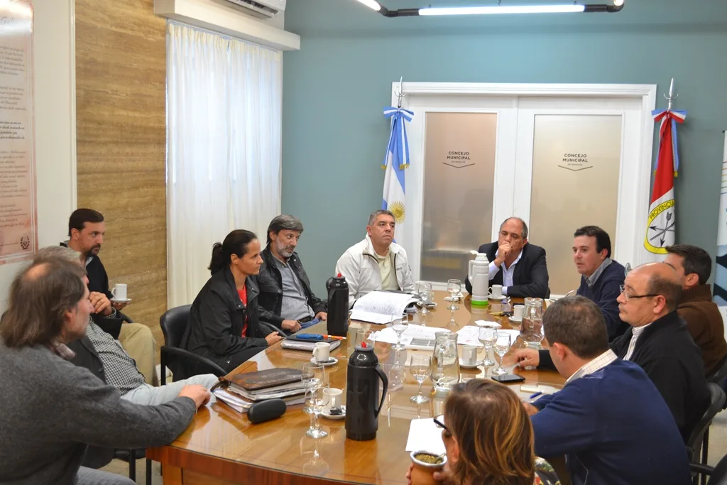 Concejales y representantes del INA analizaron las obras hídricas propuestas desde el Ejecutivo