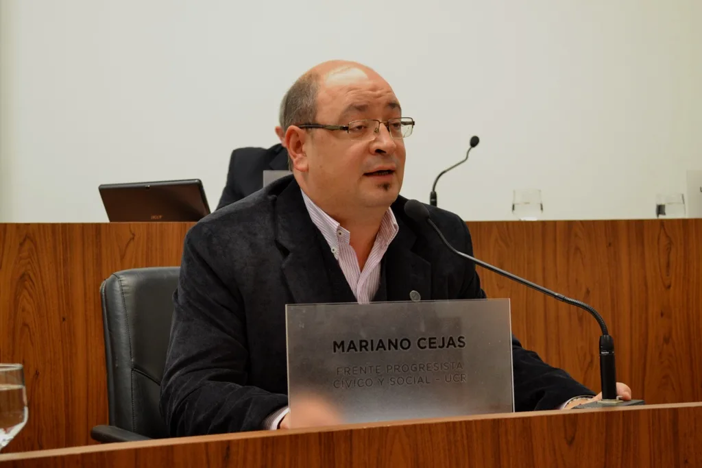Aprueban estacionamiento vehicular en una cuadra de calle Obispo Gelabert