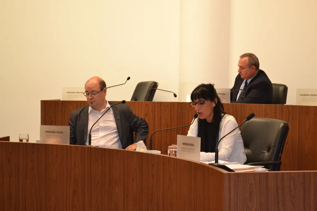 Beneficios igualitarios en las licencias de empleados municipales por comaternidad y copaternidad
