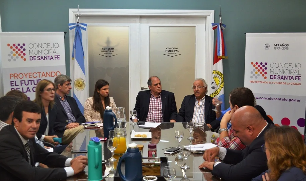 Concejales y legisladores nacionales acordaron avanzar en la restitución de vuelos del aeropuerto de Sauce Viejo