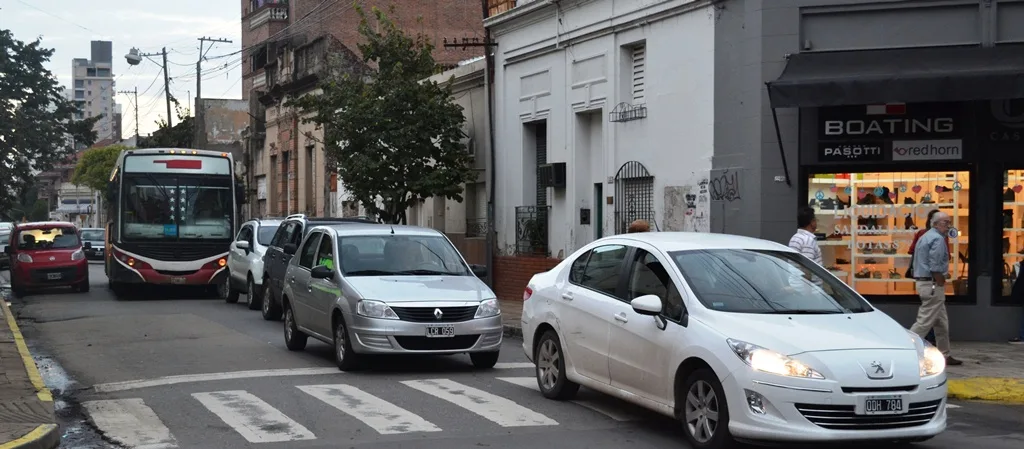 El Concejo pide al Municipio garantizar que el servicio de transporte de pasajeros sea brindado por sistemas habilitados