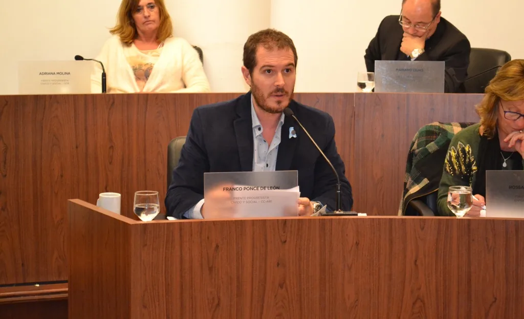 Proponen la colocación de cestos de residuos en los colectivos urbanos