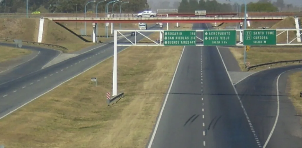 Analizarán la instalación de carteles viales led para mejorar la circulación vehicular