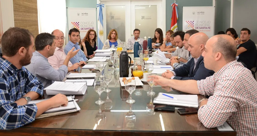 Concejales recibieron a funcionarios en reunión informativa para analizar el Presupuesto 2017