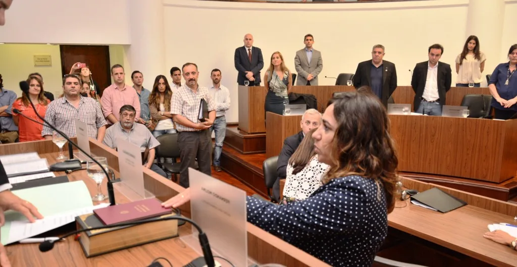 Daniela Veglia tomó juramento como vocal del Tribunal de Cuentas Municipal