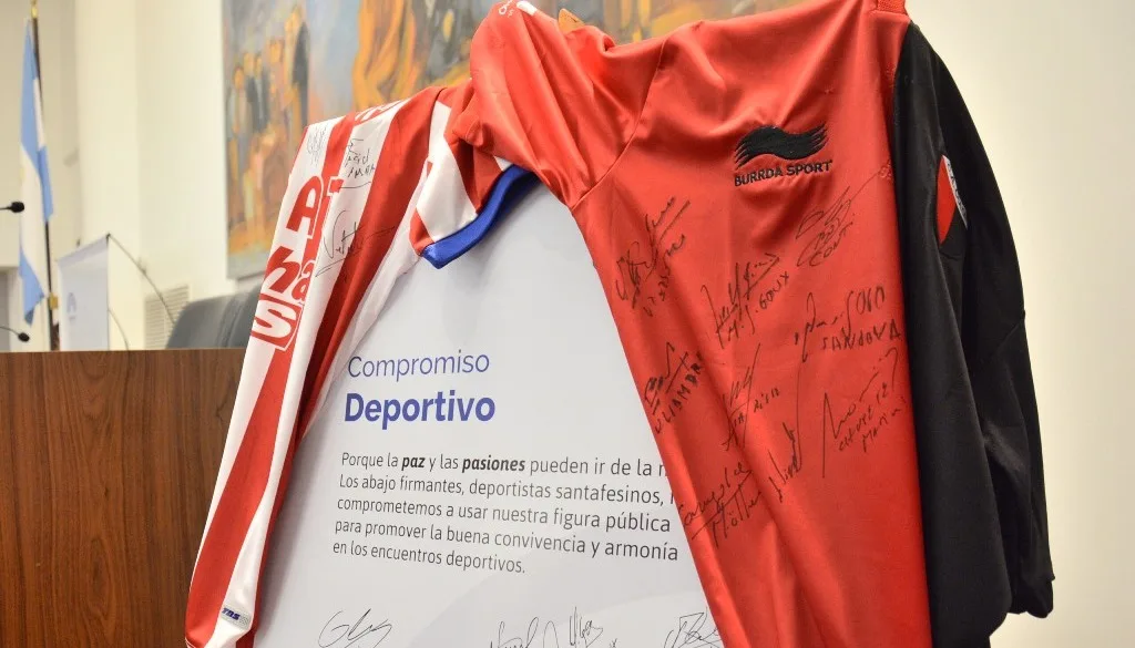 Clásico santafesino: Se firmó el compromiso simbólico "Que la PAZión se convierta en clásico"