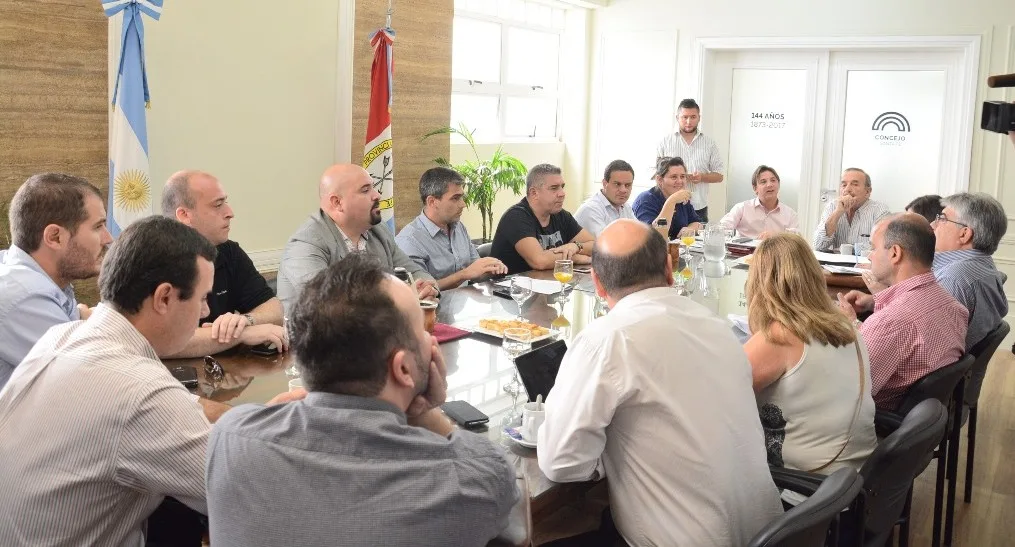 Concejales recibieron a comerciantes de Avenida Aristóbulo del Valle