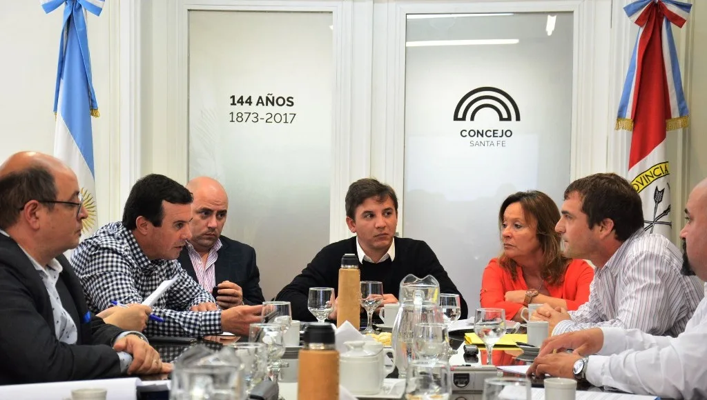 Puerto de Santa Fe: el representante municipal en el Ente concurrió al Concejo