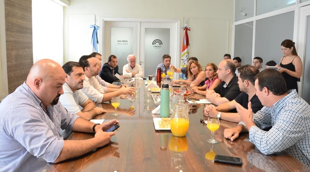 Concejales se reunieron con representantes del Casino Santa Fe