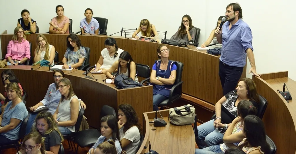 Concejo Municipal : Se realizó una jornada sobre Educación Emocional para docentes