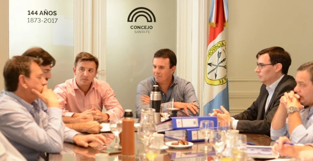 Funcionarios de Enerfe brindaron detalles del Gasoducto a la Costa