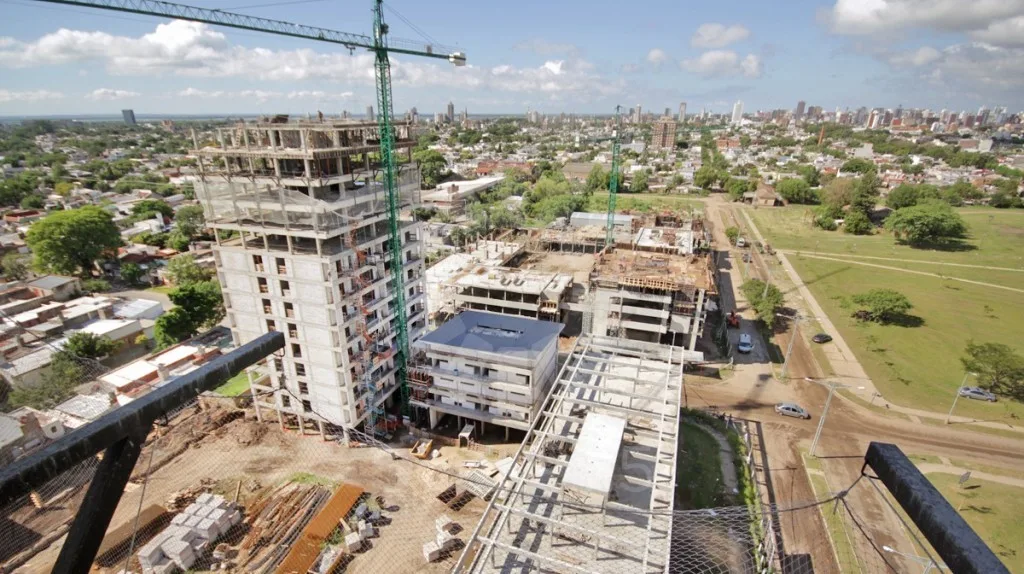 Piden informes sobre la paralización de las torres Procrear del Parque Federal