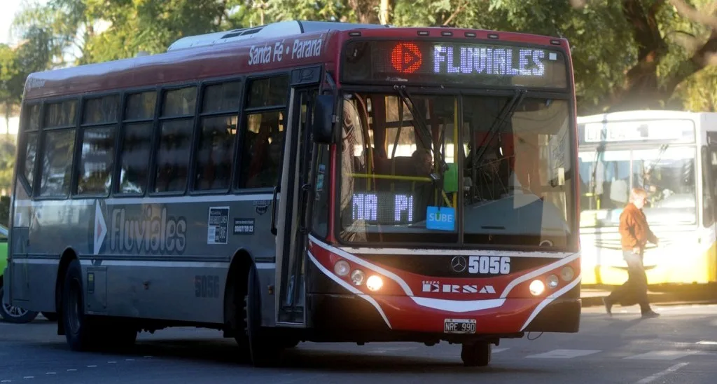 Servicio de colectivos a Paraná: convocan a funcionarios municipales a una reunión de trabajo