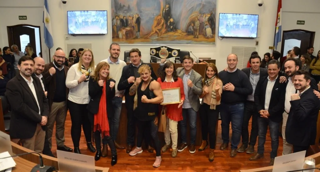 El Concejo realizó un reconocimiento a la deportista Alejandra “Locomotora” Oliveras