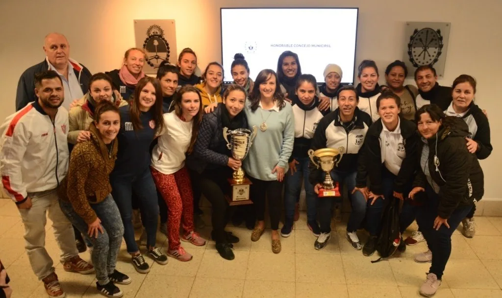 El Concejo reconoció a las futbolistas que participaron de la Copa Santa Fe