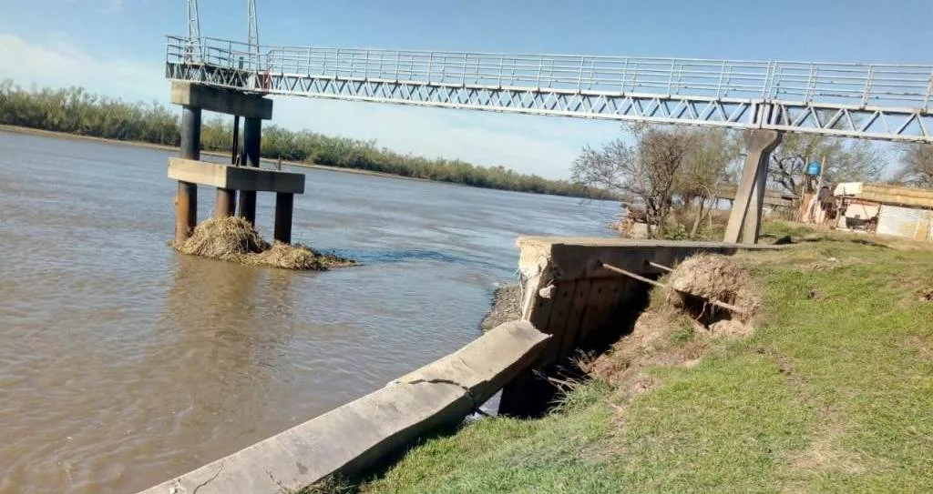 Piden reparar la defensa de hormigón en la zona de la toma de agua de Colastiné