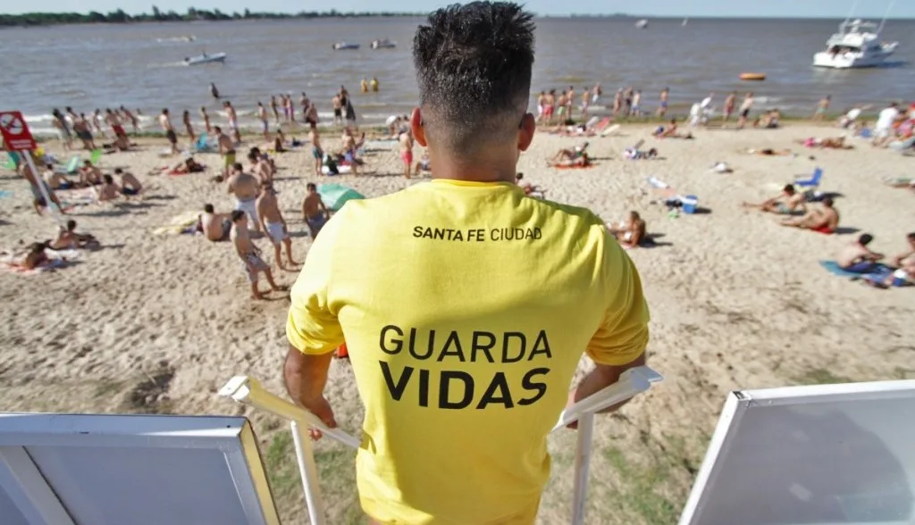 Solo como solariums: Las playas no estarán habilitadas para bañarse esta temporada