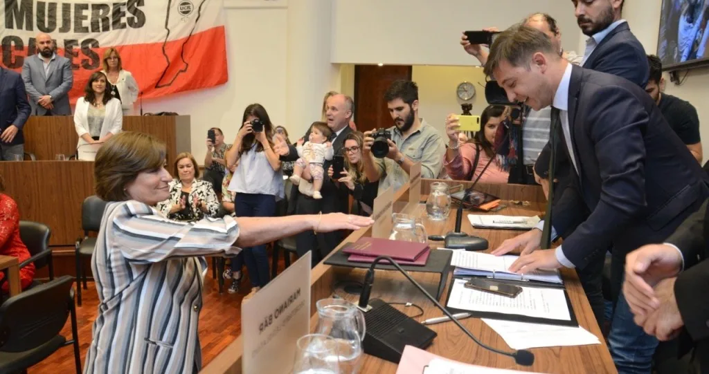 Laura Spina juró como concejala en reemplazo de Emilio Jatón