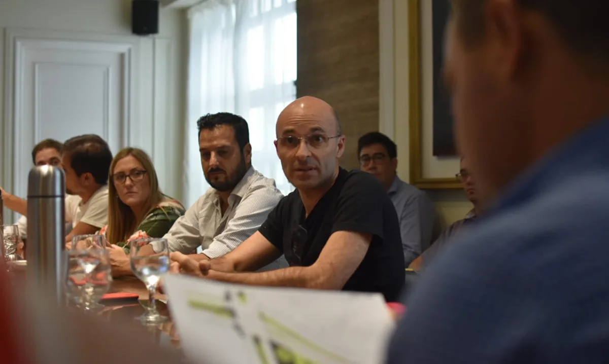 El Concejo recibió a comerciantes de Avenida Freyre y Bulevar