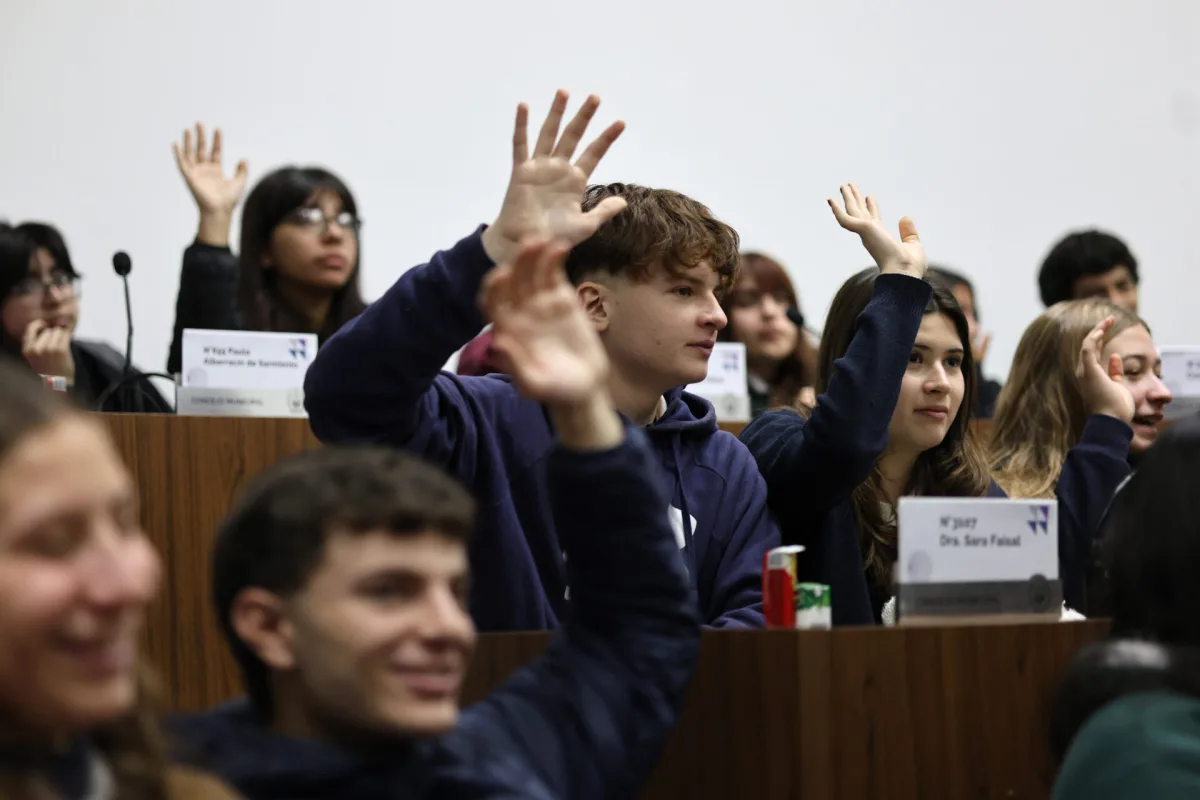 Concejo Joven: estudiantes recibieron información sobre el concurso “Por qué la Invencible”