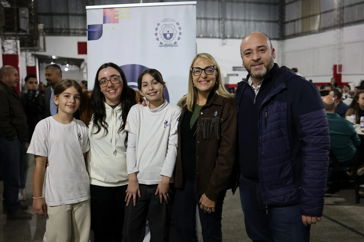 La primera “Peña de peñas” llegó al Club Liverpool para apoyar a sus patinadoras