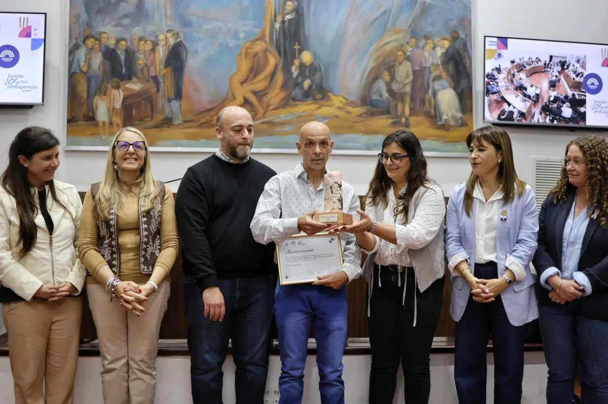Vocación y legado: el Concejo entregó la distinción Marta Samatán a la trayectoria educativa