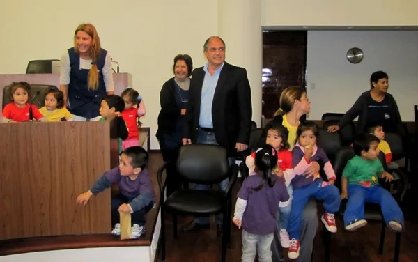 Niños de La Guardia visitaron el Concejo en el Día de los Jardines de Infantes