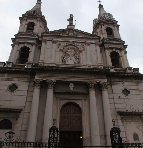 Proponen realizar estudios para iluminar la fachada de la Iglesia Nuestra Señora del Carmen