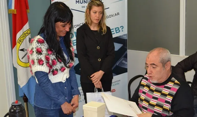 El periodista Osvaldo Bazán fue recibido en el Concejo Municipal