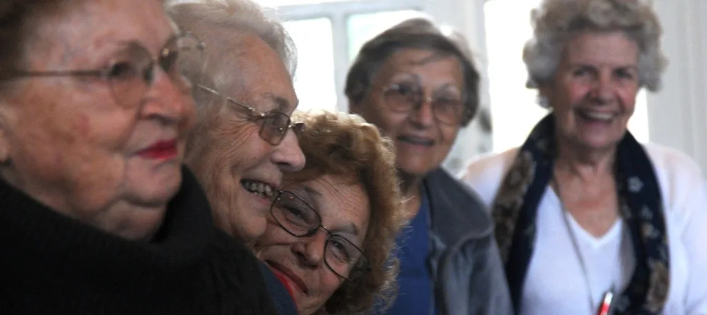 Adultos mayores contarán con un Programa de Capacitación de Derechos del Consumidor