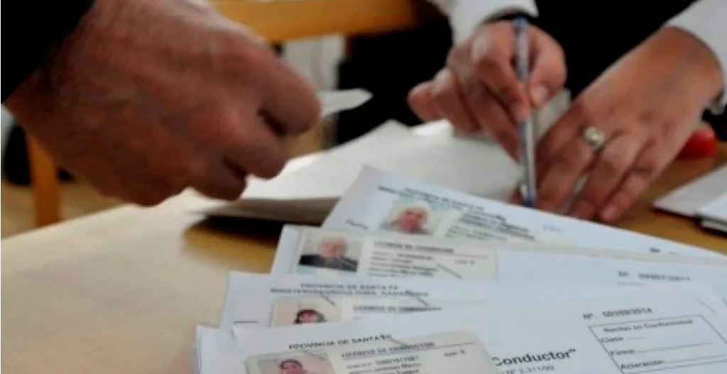 Habrá una bonificación del 50 % para renovar licencias de conducir que no tengan multas