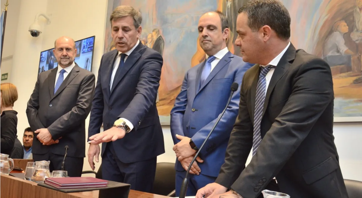 Emilio Jatón juró como intendente de la ciudad de Santa Fe