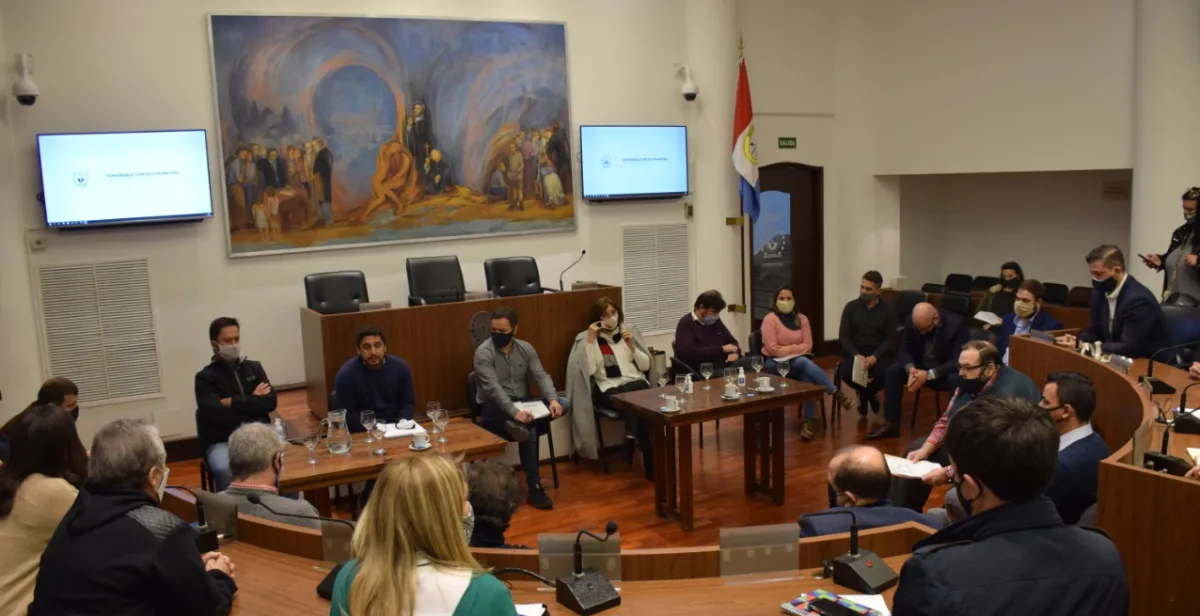 Concejales recibieron a representantes del municipio y de la Asociación Hotelera Gastronómica