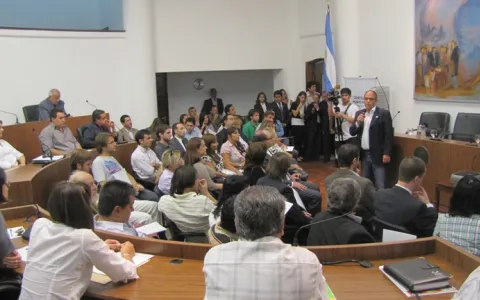 Con una gran convocatoria se inició el Ciclo de Foros Proyectando Juntos Santa Fe