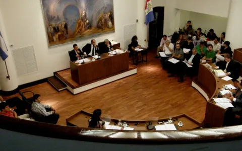 El Concejo manifestó su rechazo por la ocupación ilegítima de viviendas sociales