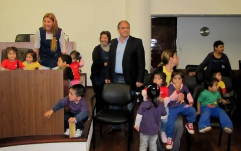 Niños de La Guardia visitaron el Concejo en el Día de los Jardines de Infantes