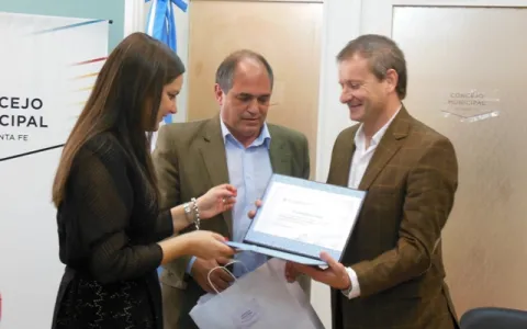 Virginia Tola fue distinguida por los Concejales como “Santafesina Destacada”