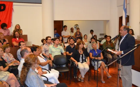 Jóvenes militantes se expresaron en contra de la violencia hacia las mujeres