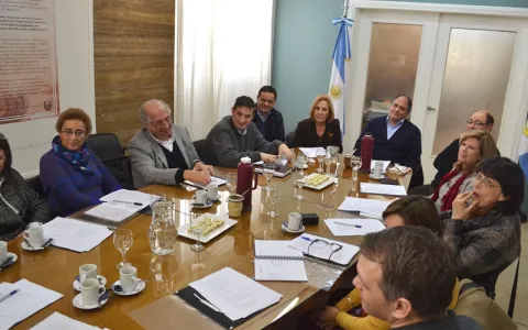 Primer encuentro del jurado del concurso literario “De Ana Frank a nuestros días”