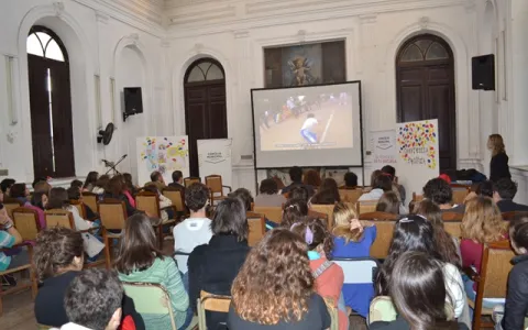 A través de la música, los jóvenes apuestan por la paz, el respeto y la tolerancia