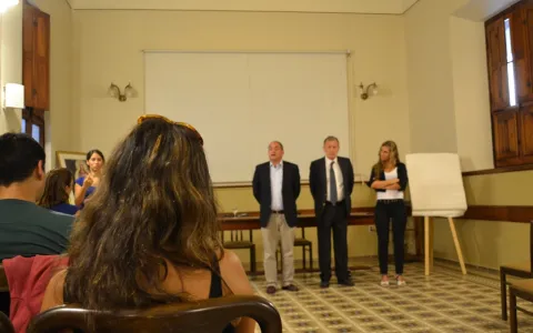 Jóvenes se capacitaron para “contar” los pasos del Papa por la Manzana Jesuítica