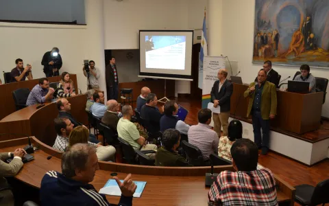 Especialistas expusieron sobre nueva legislación de drones, sus usos y desafíos a futuros