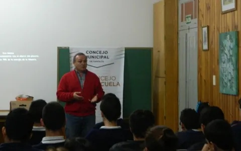 Estudiantes del Colegio Verna continúan trabajando en sus proyectos para el Concejo Joven